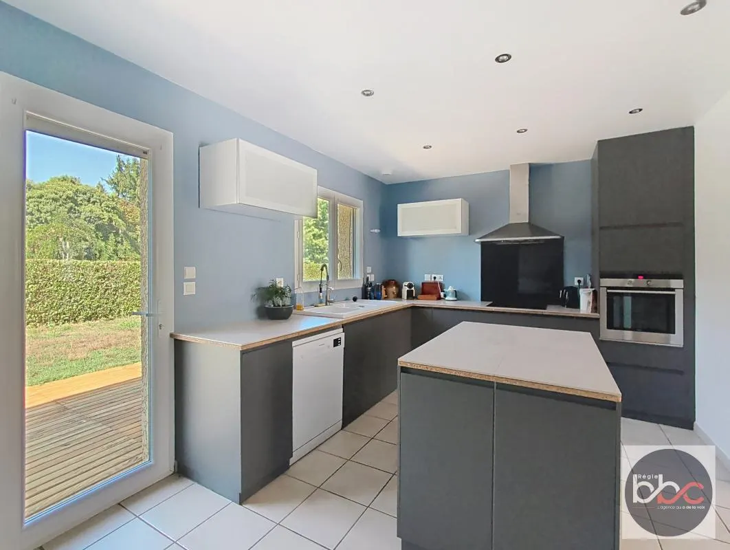 MAISON RECENTE - 3 CHAMBRES - 1 BUREAU - PISCINE : photo 4 sur 9