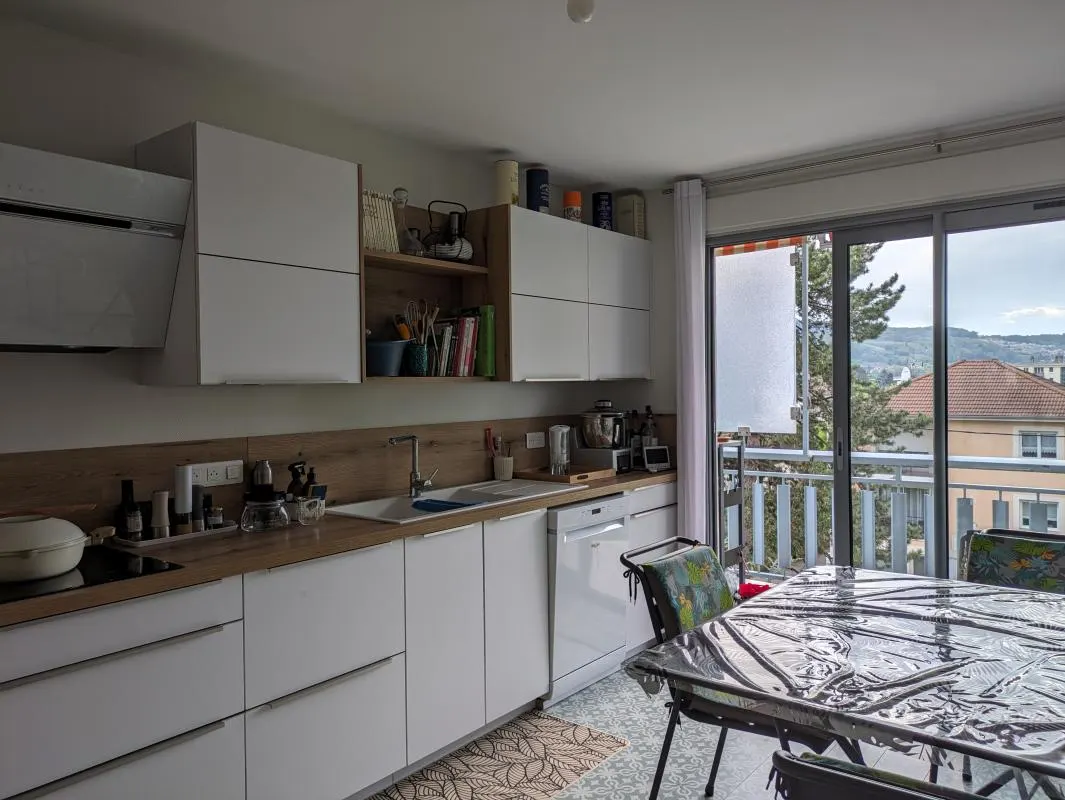 Bel appartement T4 Bourgoin Jallieu - Chauffage collectif : photo 2 sur 7