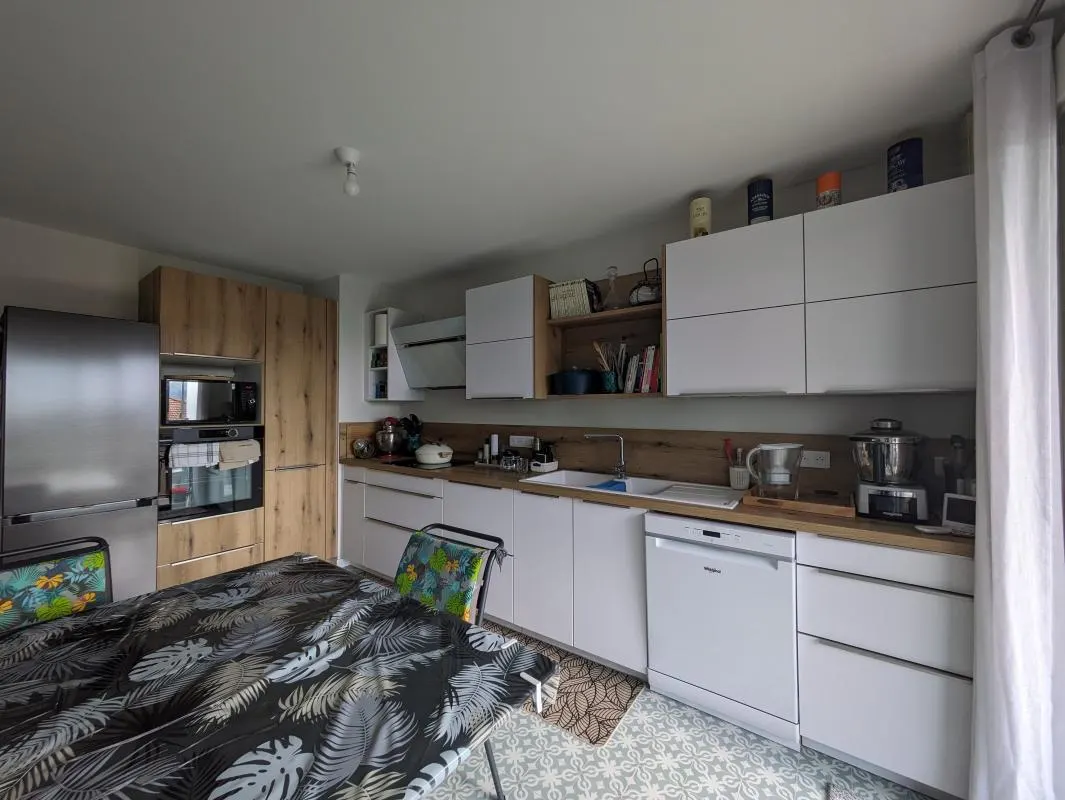 Bel appartement T4 Bourgoin Jallieu - Chauffage collectif : photo 3 sur 7