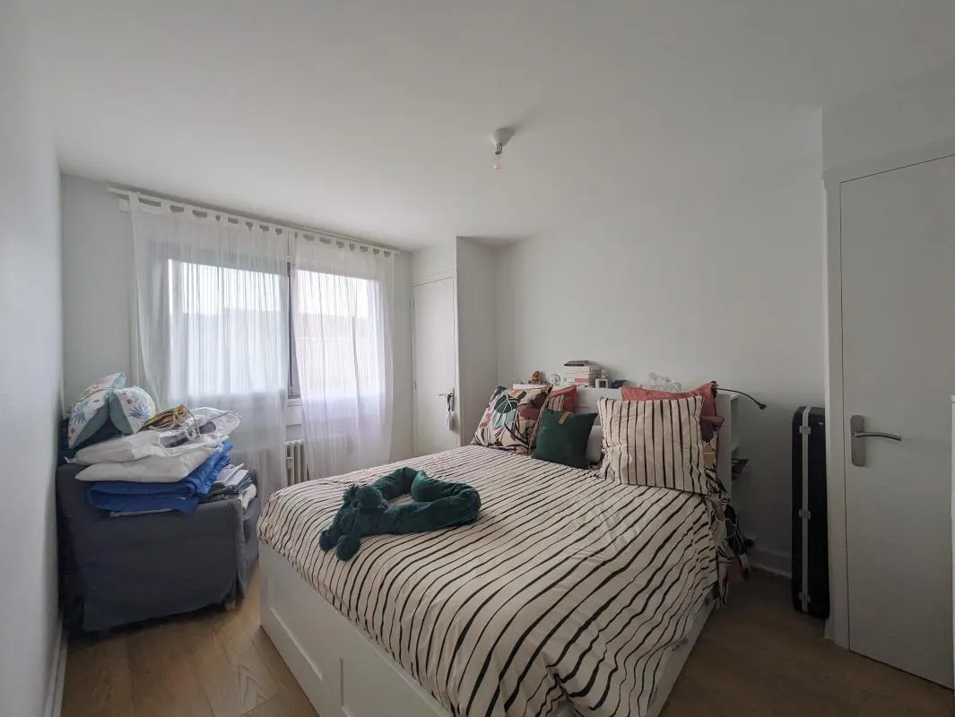 Bel appartement T4 Bourgoin Jallieu - Chauffage collectif : photo 6 sur 7