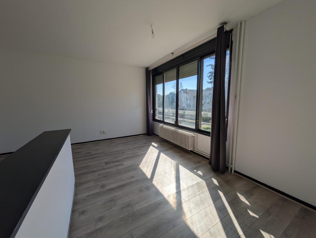Studio Bourgoin – proche des commodités