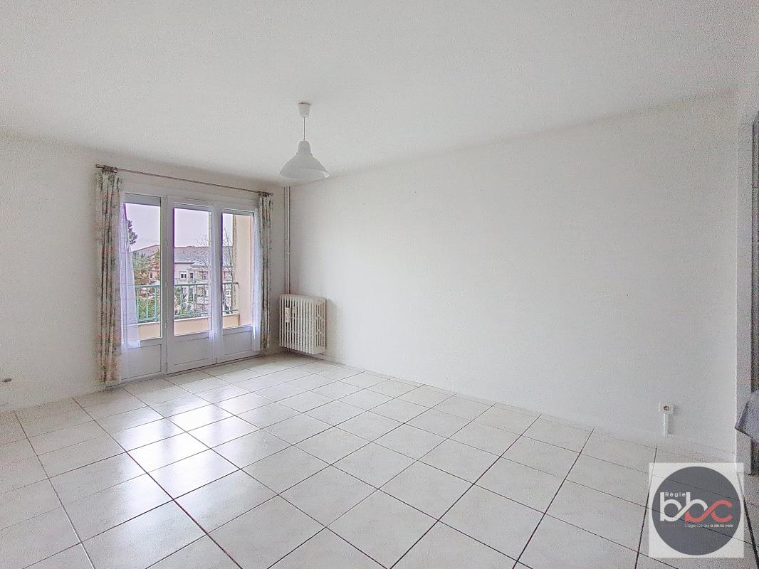 Appartement 2 chambres et garage au centre ville La Verpillière