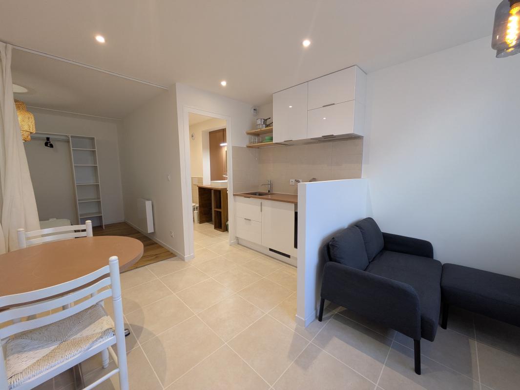 Studio meublé récent – centre ville Bourgoin